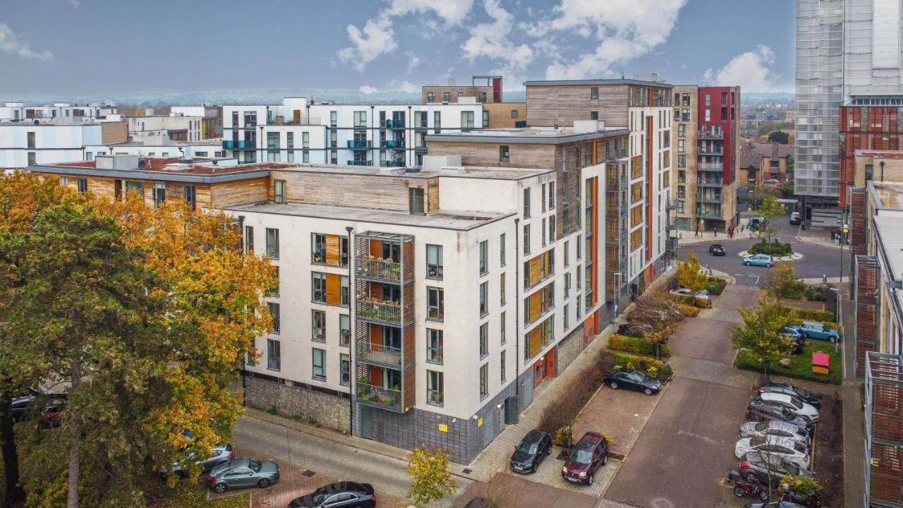 Apartment Spacious & Cosy, Netflix, Parking, Colindale Station