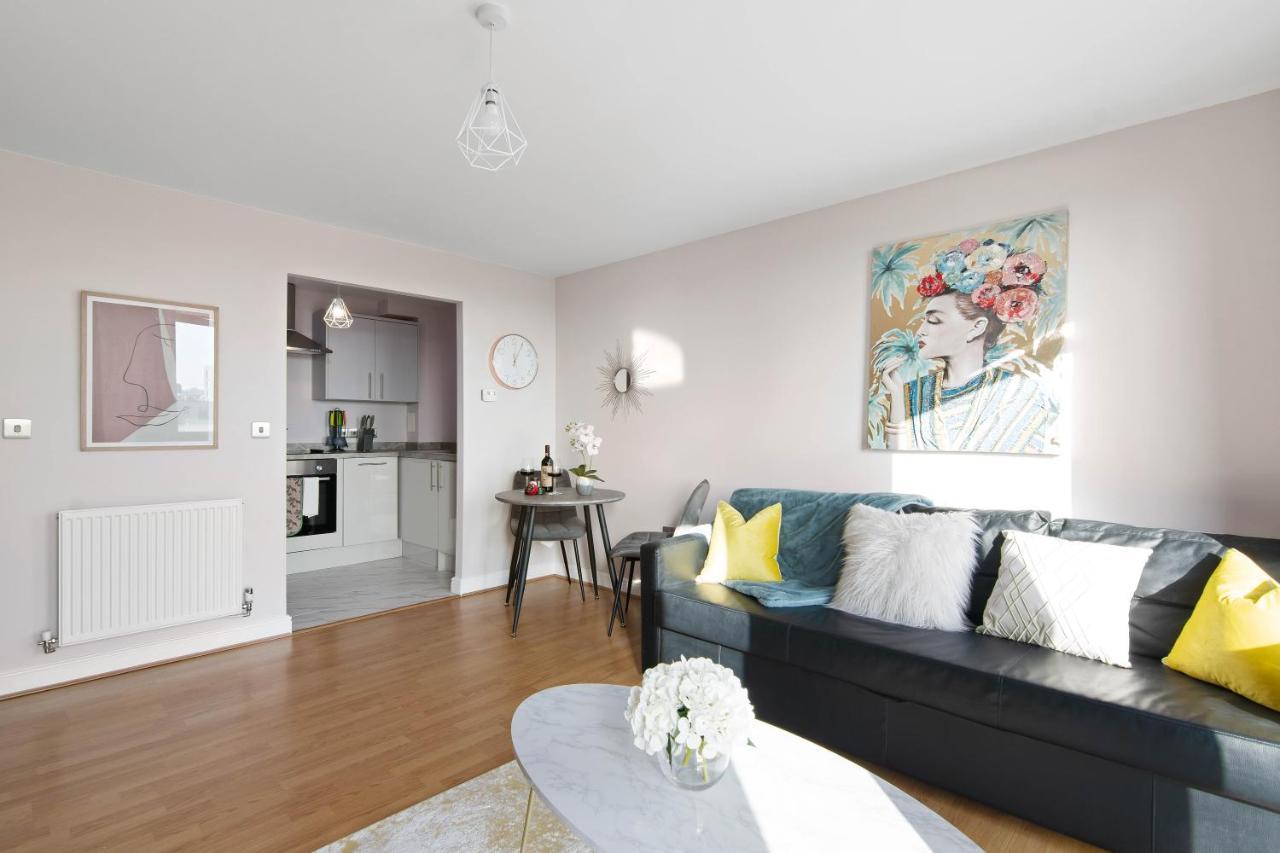 Apartment Spacious & Cosy, Netflix, Parking, Colindale Station *